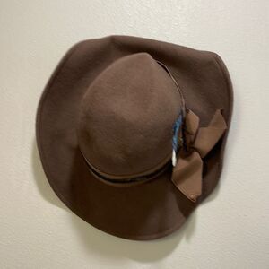 Lancaster woman’s brown vintage wool hat